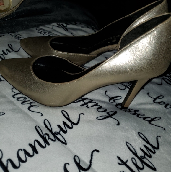 Shoes - Picture 3 of 3